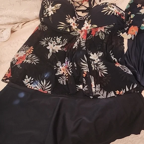 3 Womens Bathings Suits - Picture 3 of 13